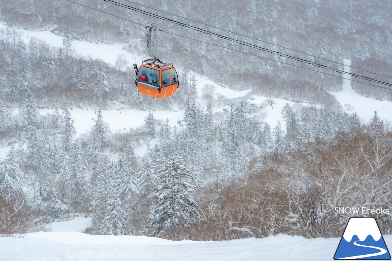 札幌国際スキー場｜オープン日からたった３日で全面滑走可能！広々ゲレンデで快適な初滑りを楽しみましょう♪そして、夜は『ARC'TERYX WINTER FILM TOUR SAPPORO』in サッポロファクトリー(^_-)-☆